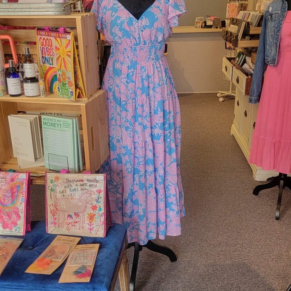 LISTICLE Ellie Floral Dress NWT Smooth and Comfortable